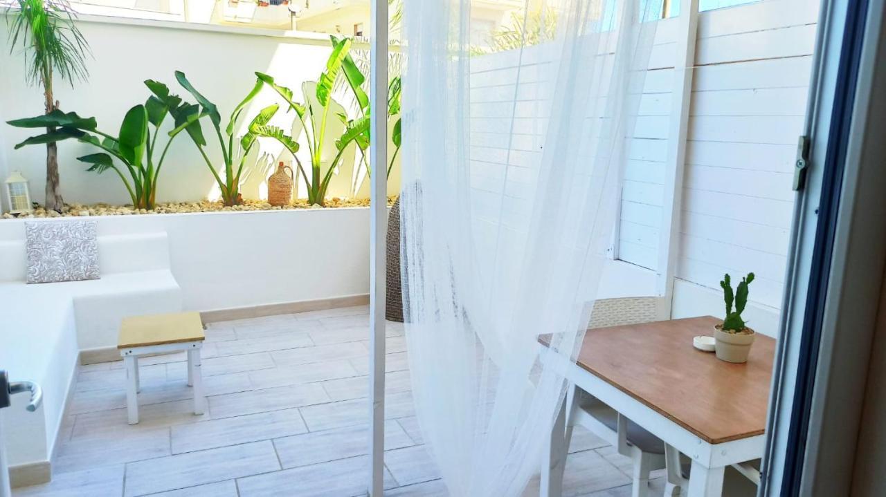 B&B Suites Via Del Mare Presicce Bagian luar foto