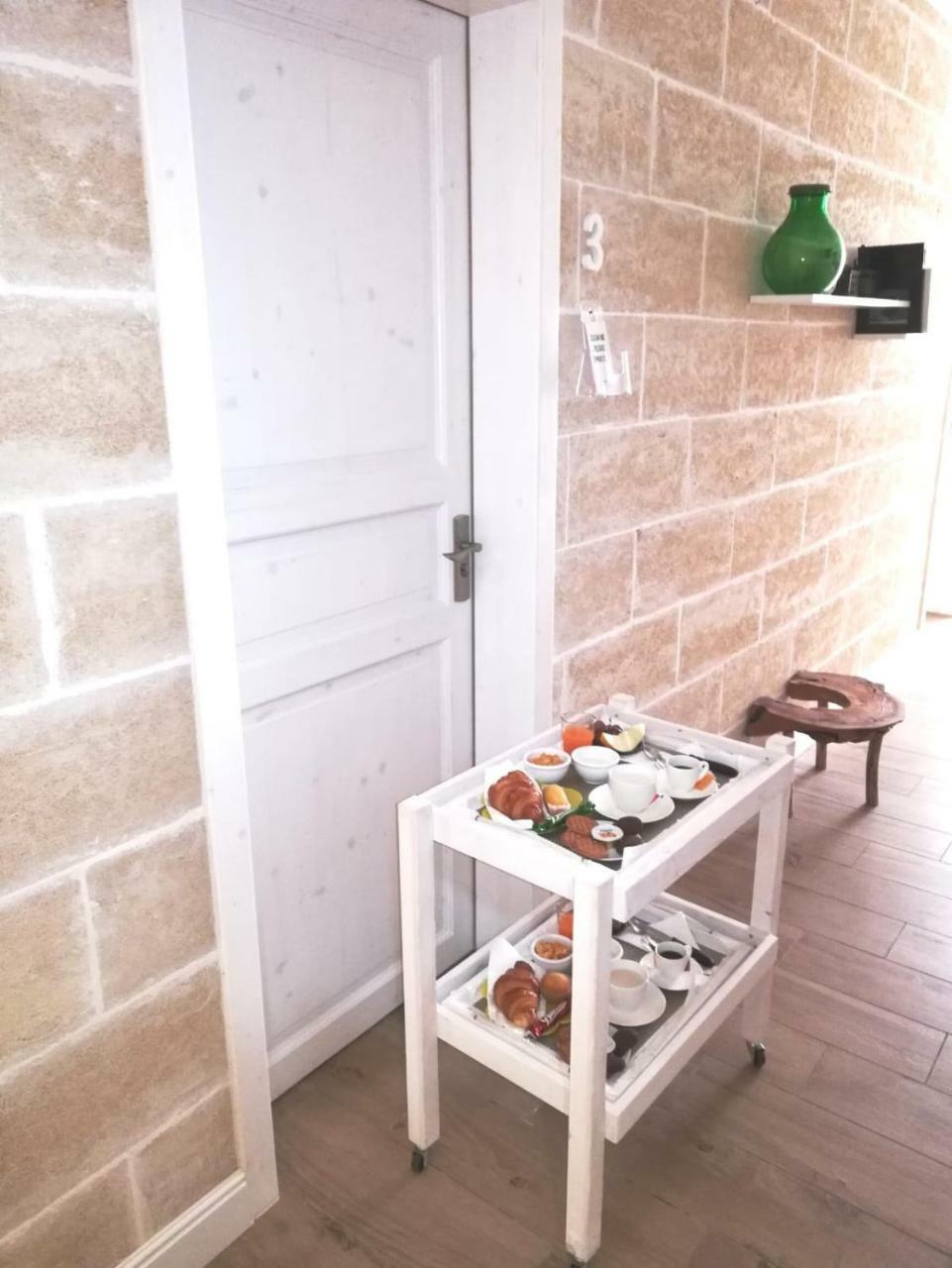 B&B Suites Via Del Mare Presicce Bagian luar foto